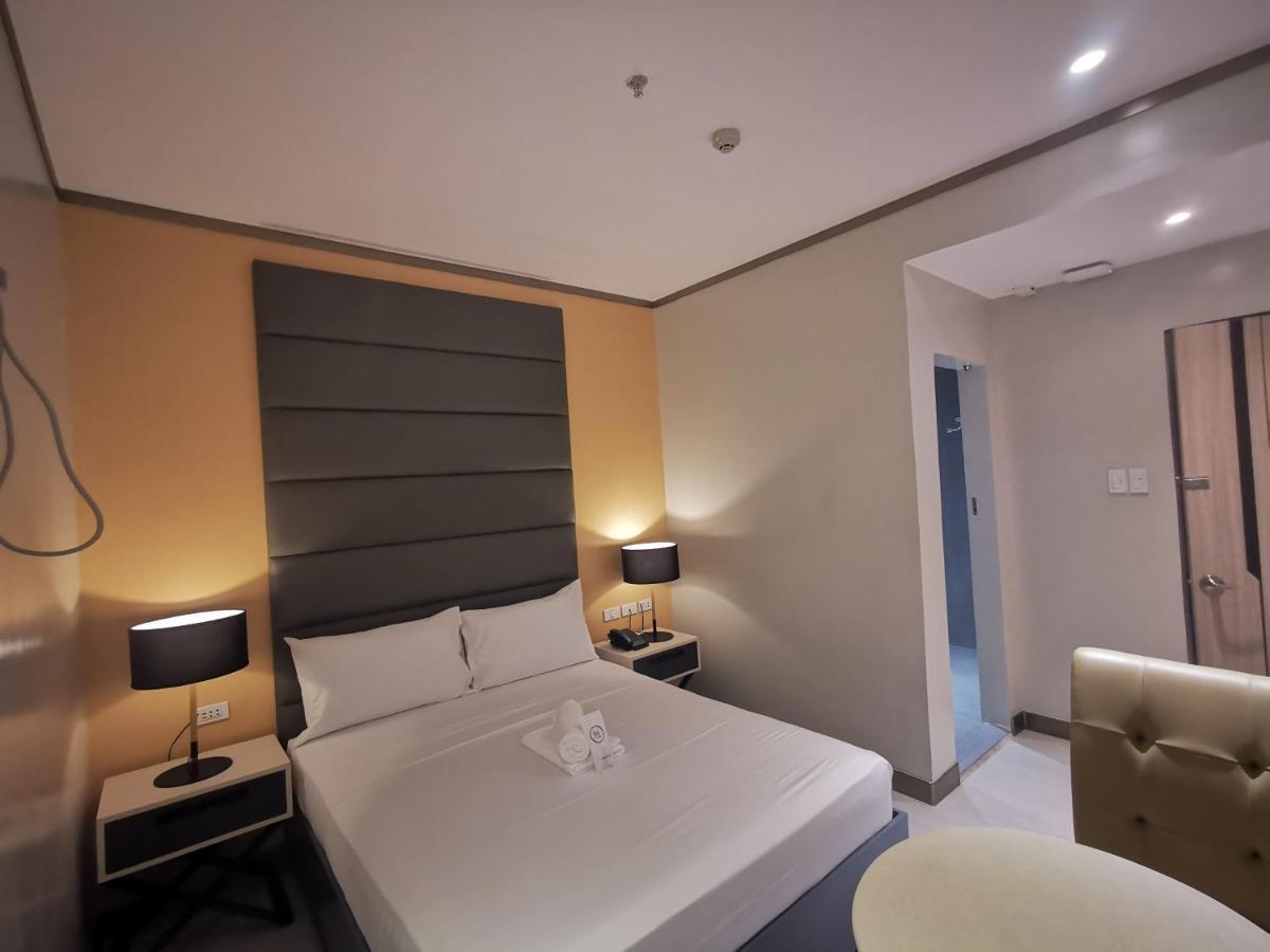 Yes Hotel Pandi Bulacan Екстер'єр фото