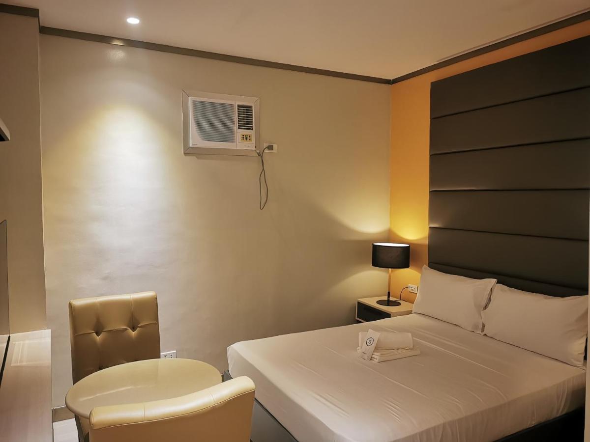Yes Hotel Pandi Bulacan Екстер'єр фото