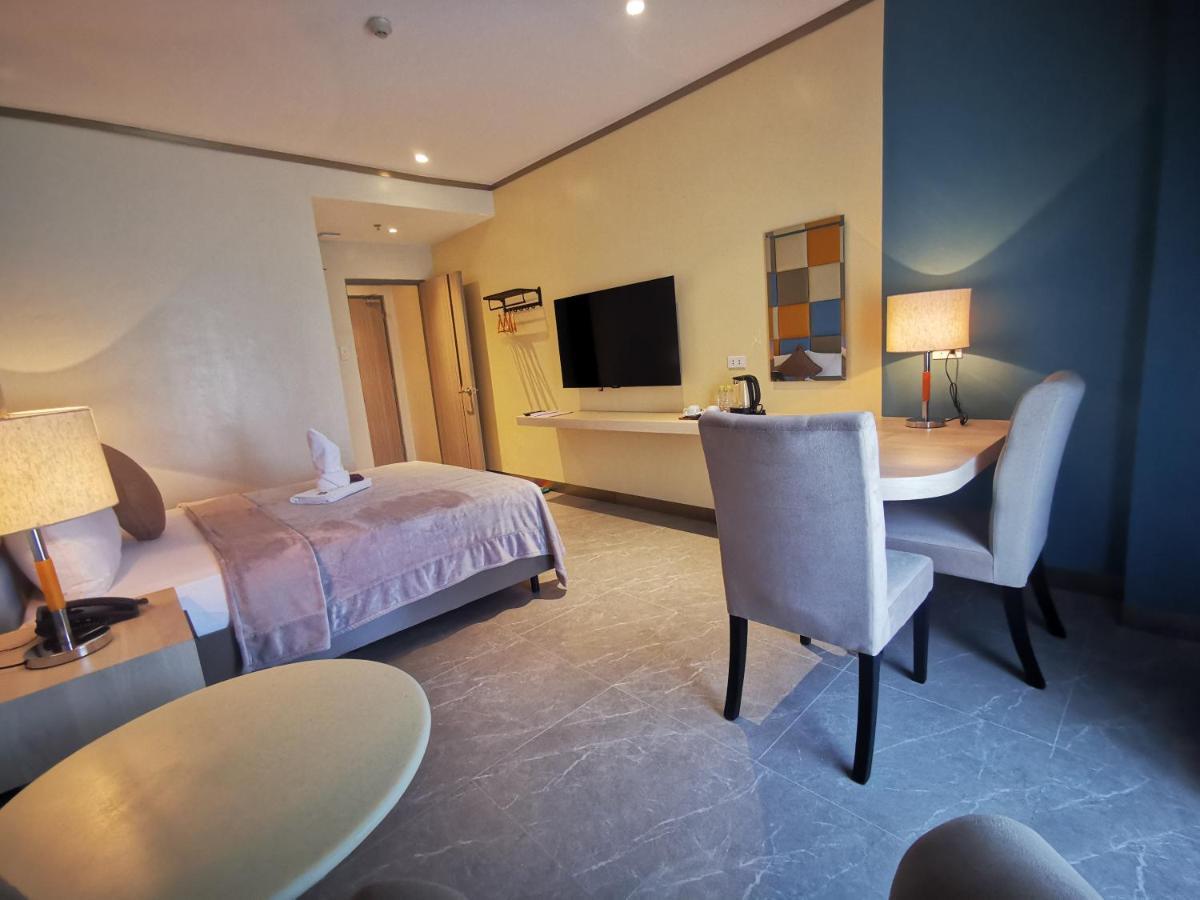 Yes Hotel Pandi Bulacan Екстер'єр фото