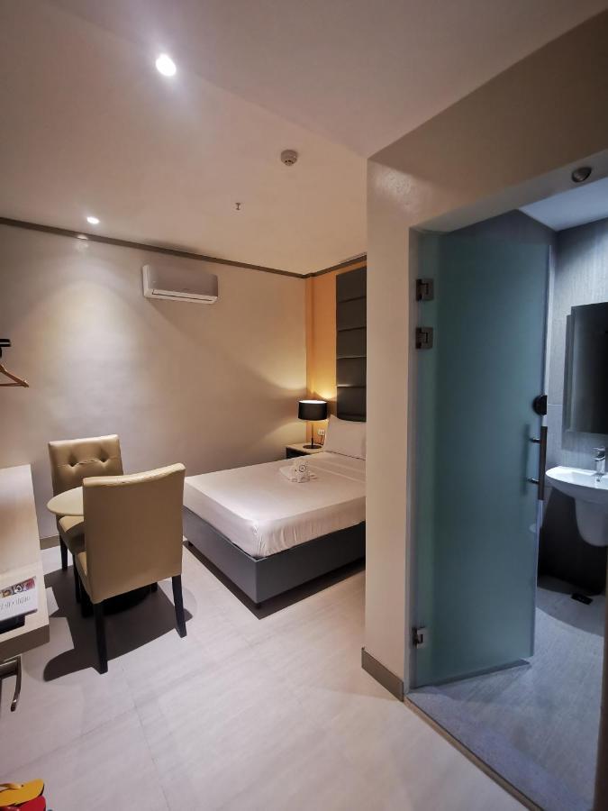 Yes Hotel Pandi Bulacan Екстер'єр фото