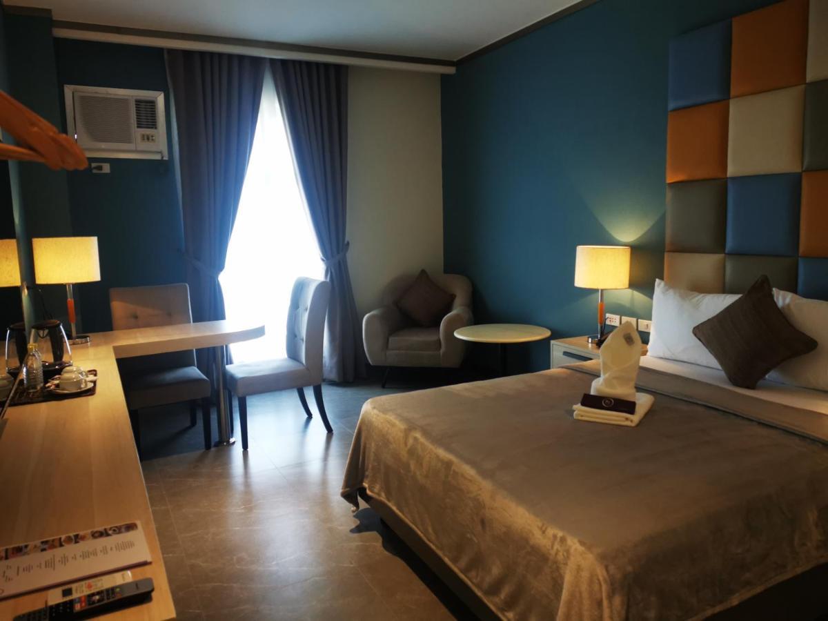 Yes Hotel Pandi Bulacan Екстер'єр фото